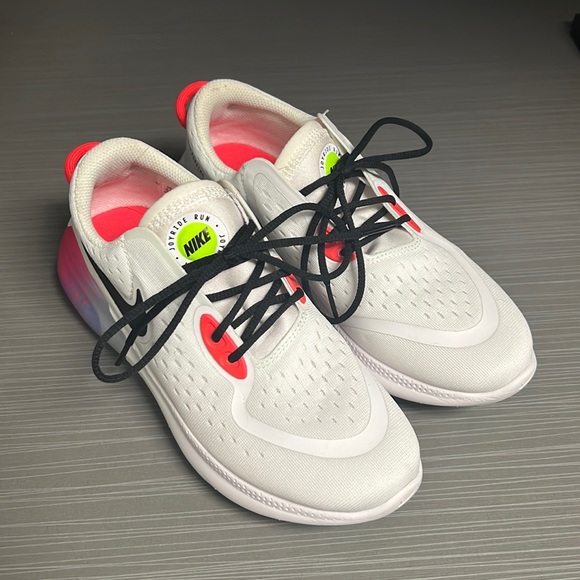 Nike running shoes - Picture 1 of 9